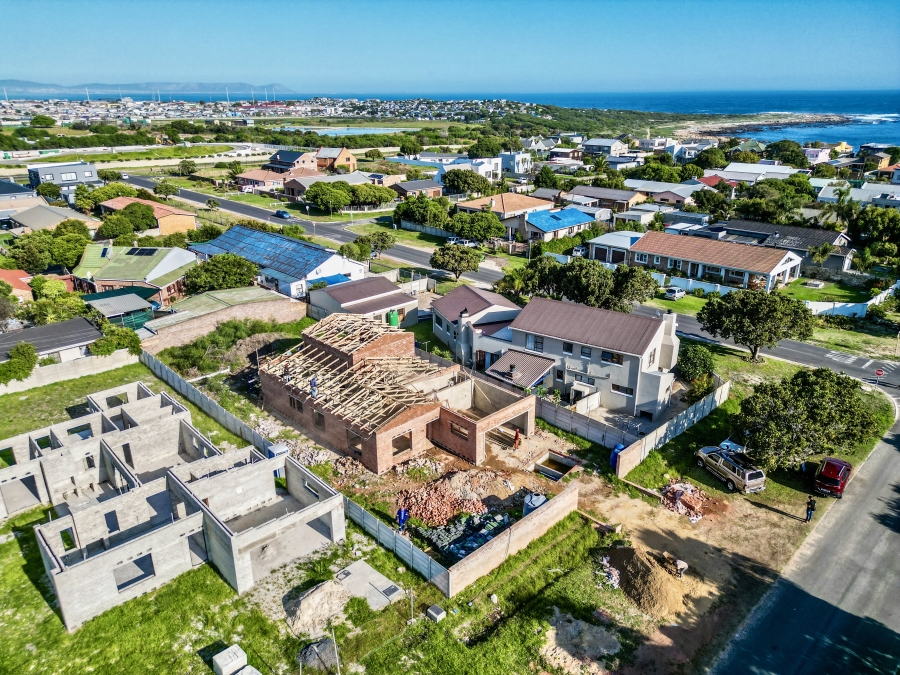 3 Bedroom Property for Sale in Sandbaai Western Cape